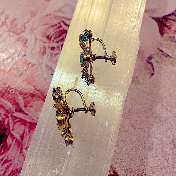 Vintage 1950s Starburst Rhinestone Earrings - Picture 8 of 10